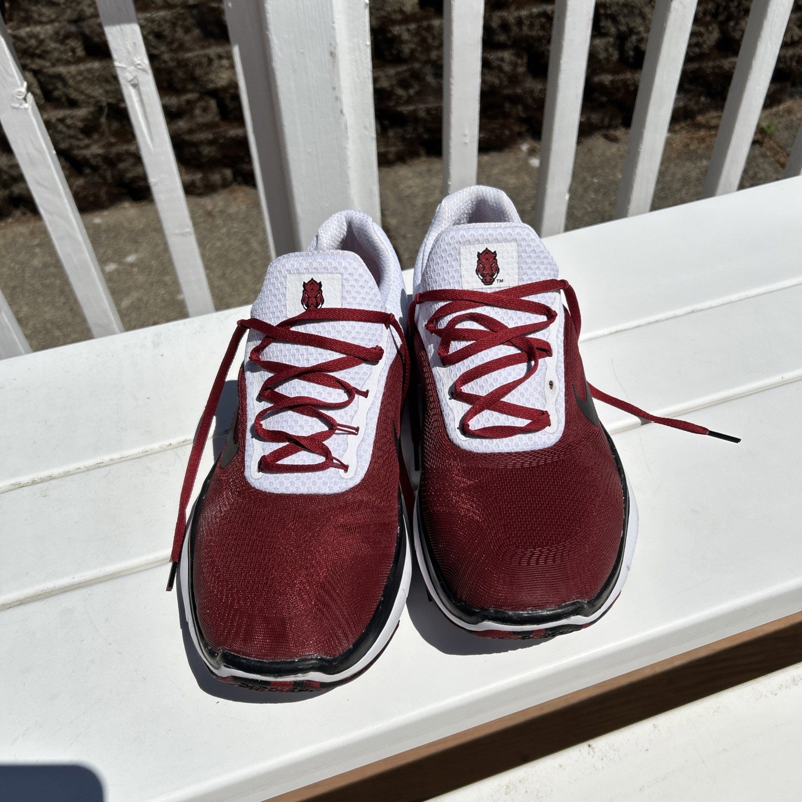 Arkansas Razorbacks Nike Free Trainer V7 Week Zero 12.5 needs eyelet fixed.