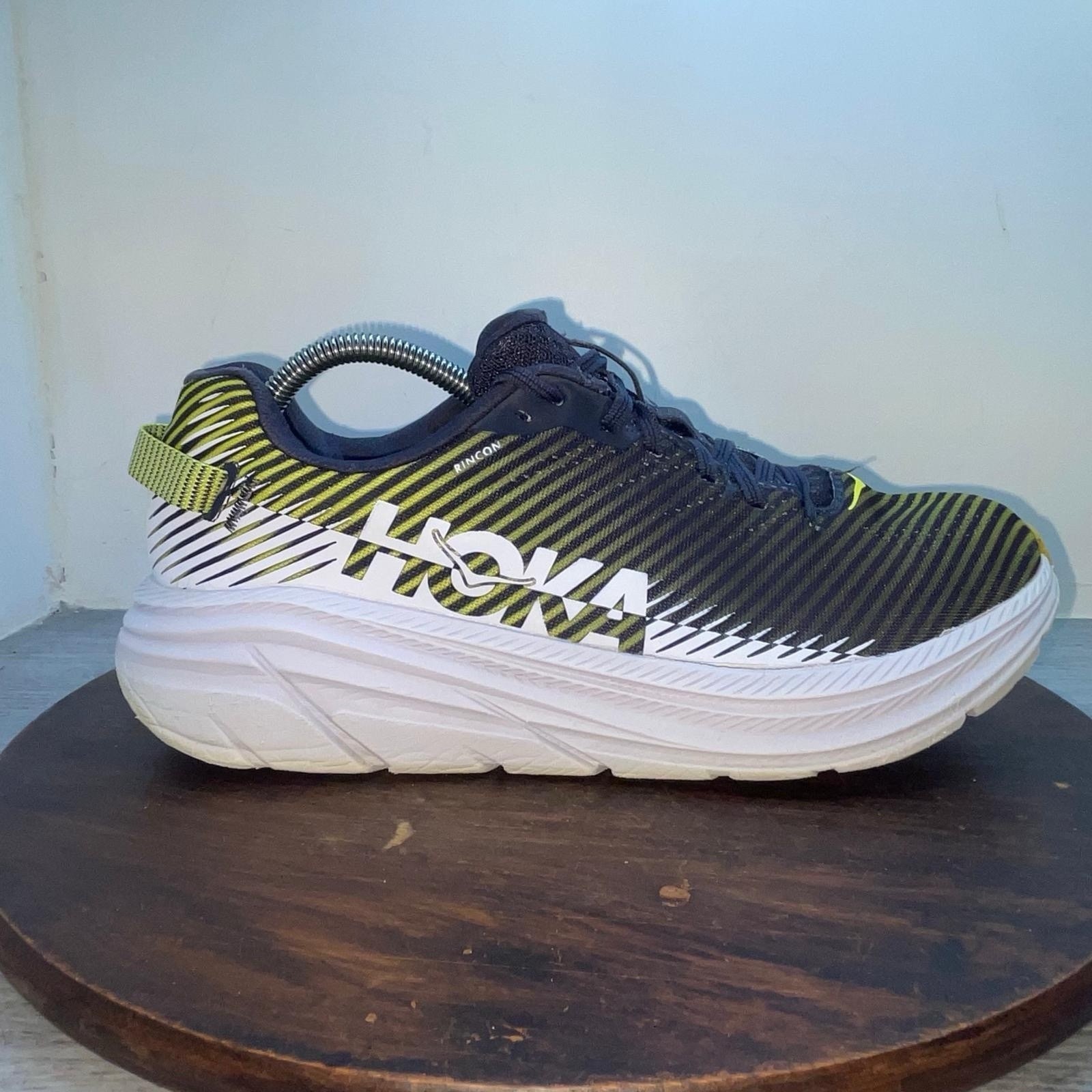 Hoka One Men’s Rincon 2 Road Running Shoes Odyssey Gray White Yellow Size 9.5