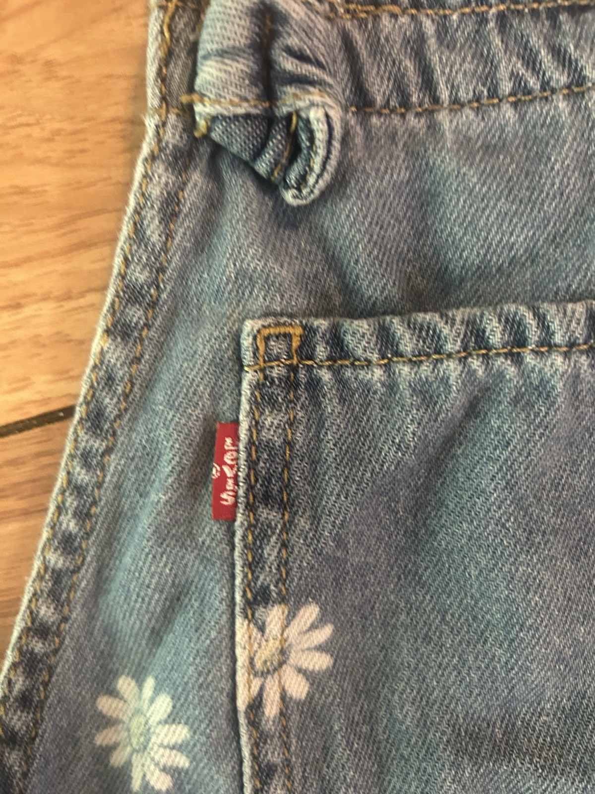 Levi’s Shortalls sz 10 Reg Relaxed Girls Shorts Overalls flower pattern Summer