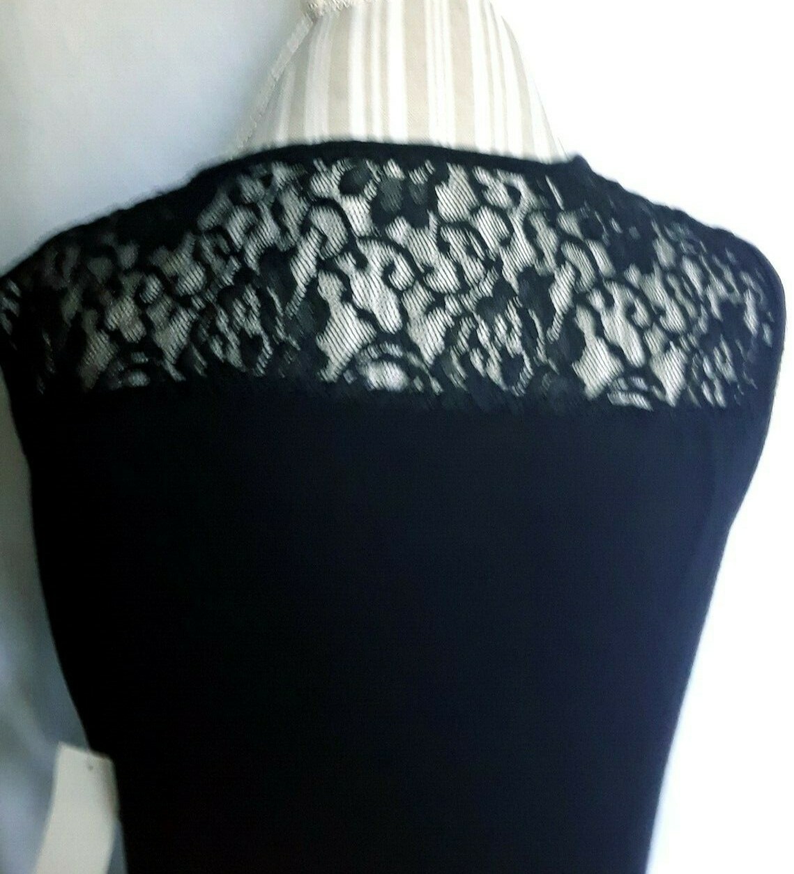 TA1-18 Free Kisses woman’s black sleeveless top size XL, new with tags soft lace
