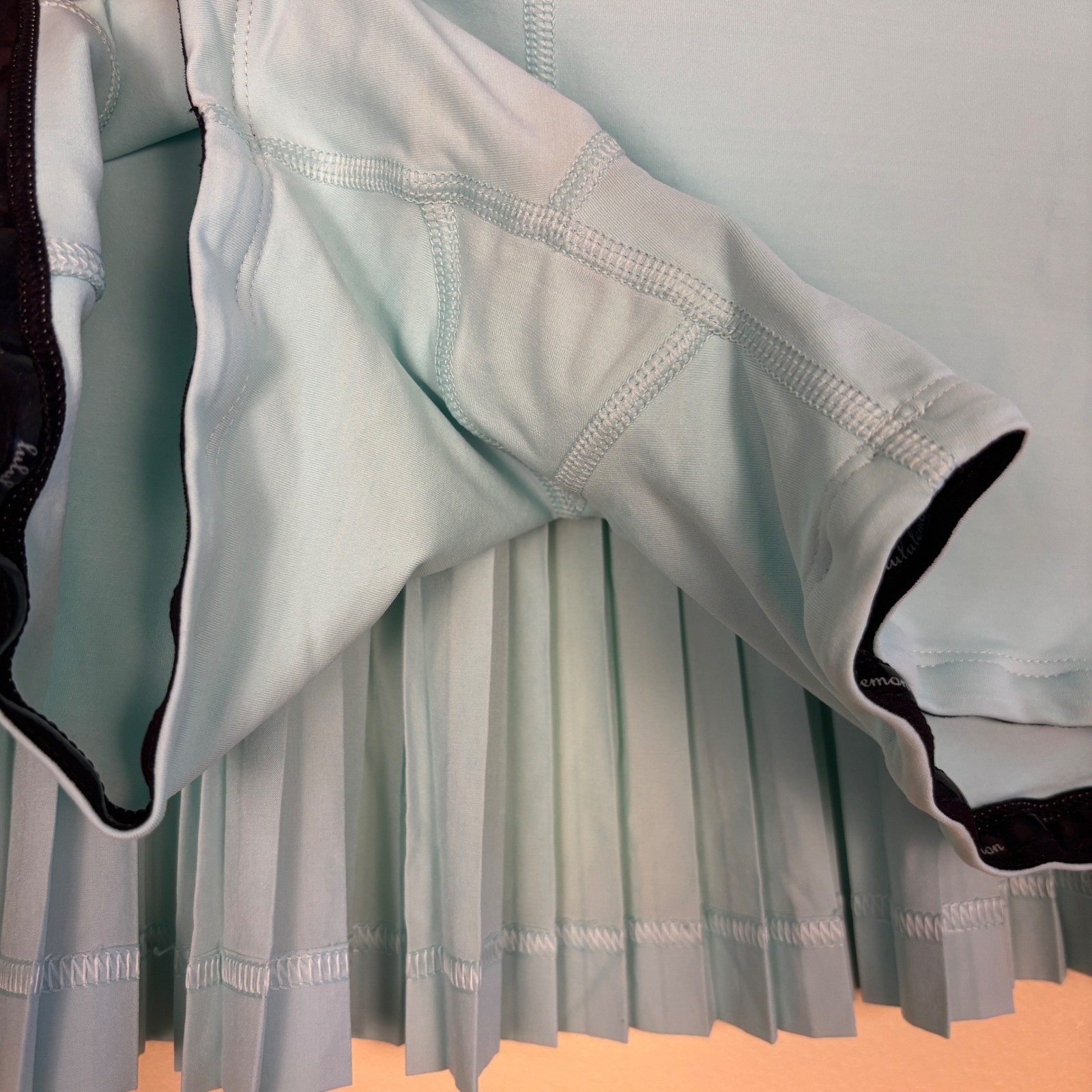 LULULEMON Pleat To Street Skirt II Tranquil Blue/Black Women Size 6 Activewear