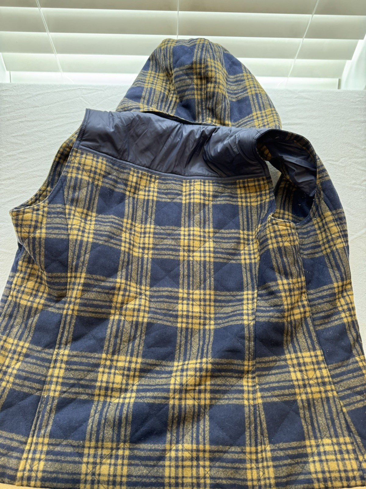 Pendleton Quilted Wool Vest Hood Blue Gold Plaid Medium Aztec Button