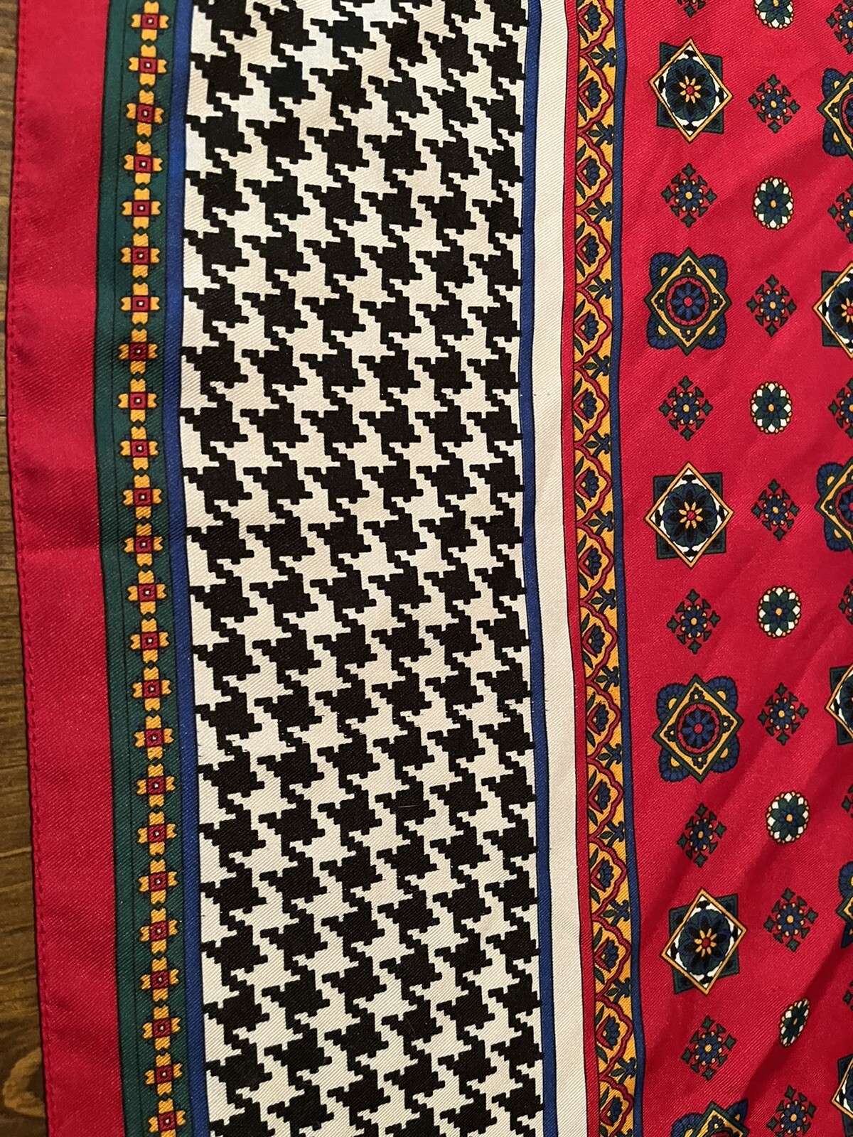 Vintage Avon made in Italy Red pattern print scarf Hankerchief 30.5″ x 30.5″