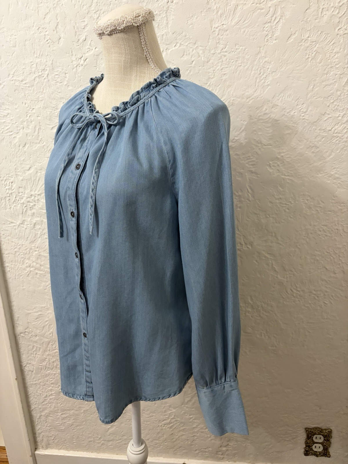 a.n.a Blue Chambray Lyocell Button Front Ruffle Tie Long Sleeve Blouse XS