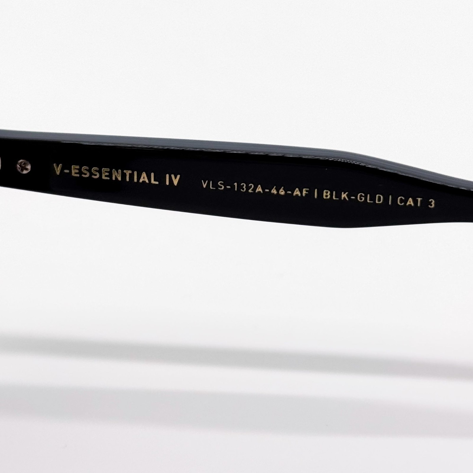 NEW VALENTINO SUNGLASSES VLS-132A BLACK/GRAY MEN ROUND EYEWEAR