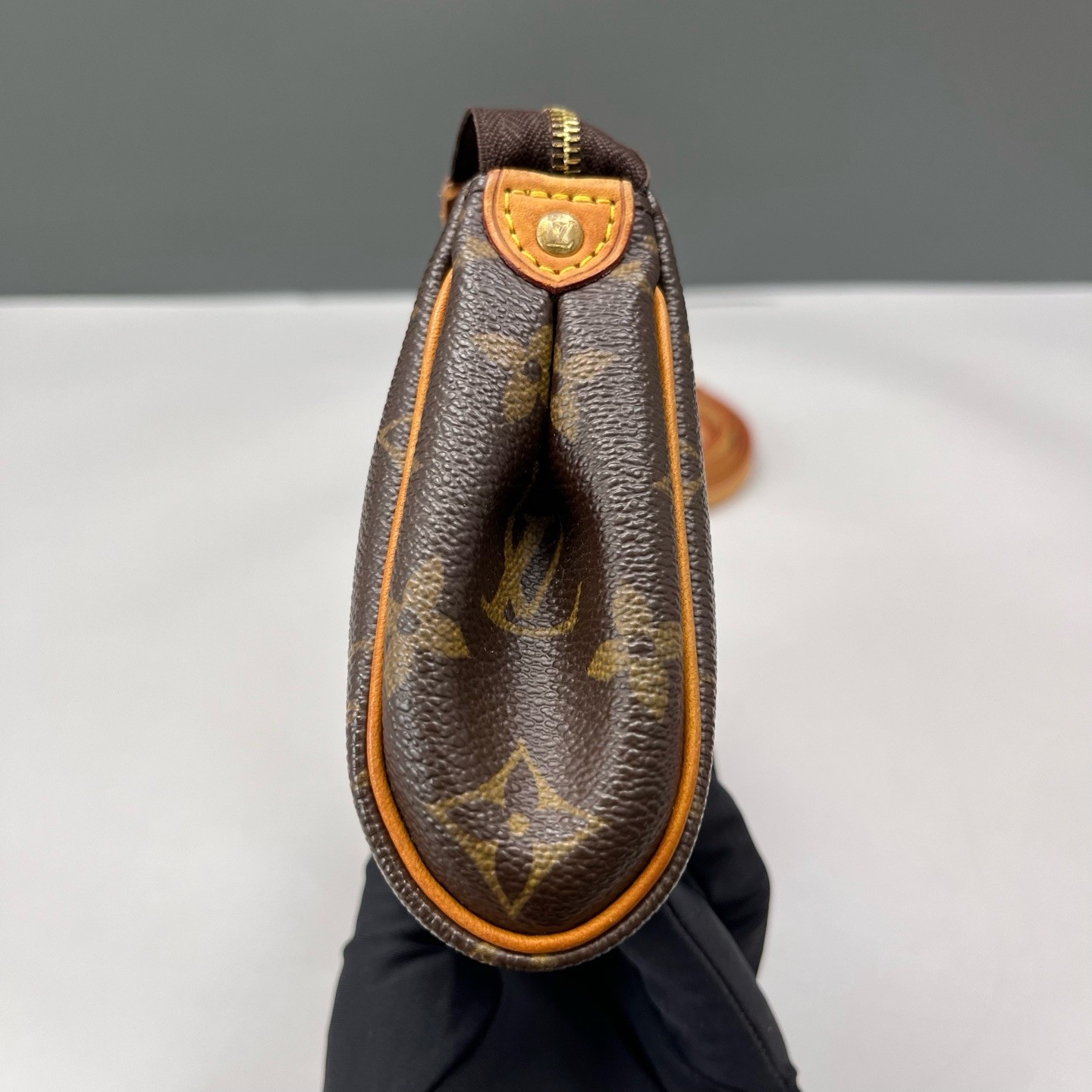 Louis Vuitton Pre-Owned Authentic Shoulder Bag Free Tracked Shipping