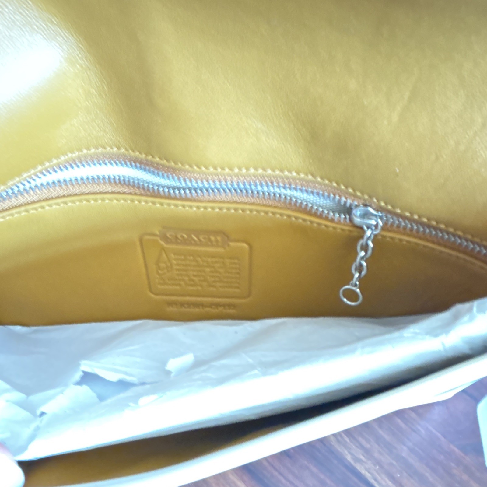 Coach Hamptons Chalk Small Shoulder Bag Zip Closure Silver Hardware Lined