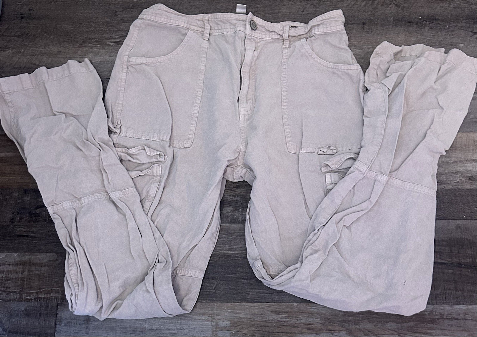 Industry Women’s Beige Solid Cargo Pants Flat Front Pockets Button Zip 10