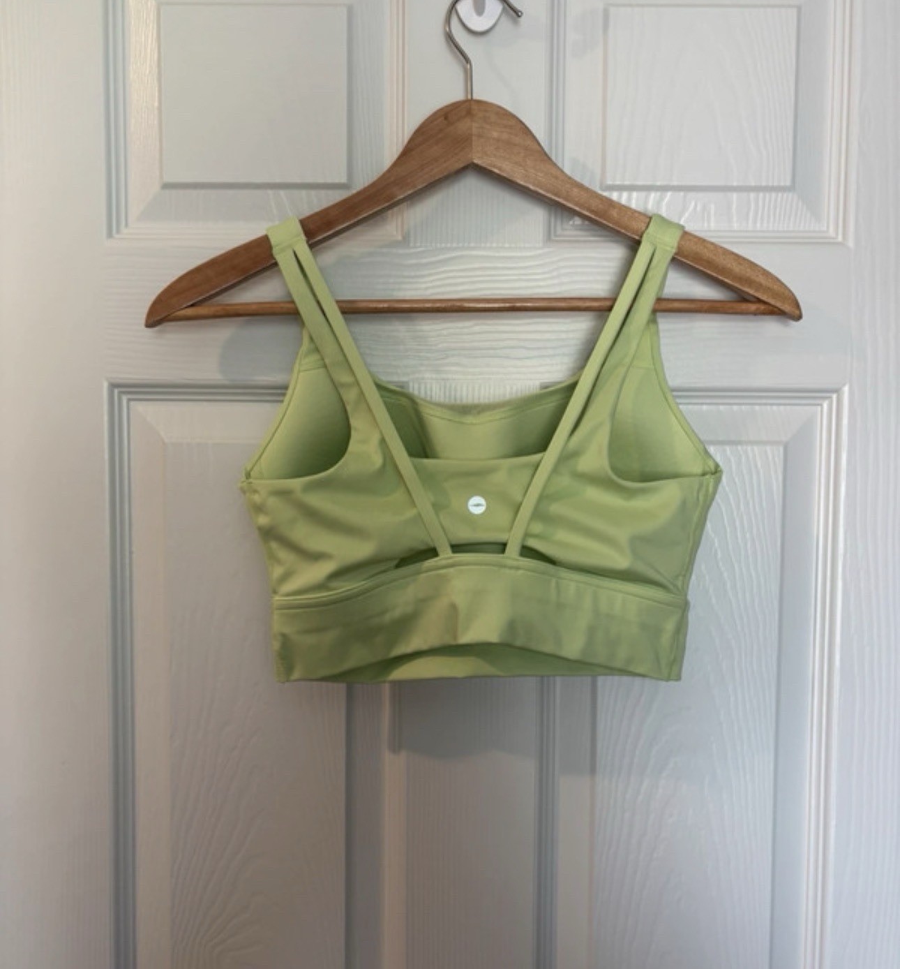 Avia Green Sports Bra Women’s M Wireless Medium Support Crossback Pullover