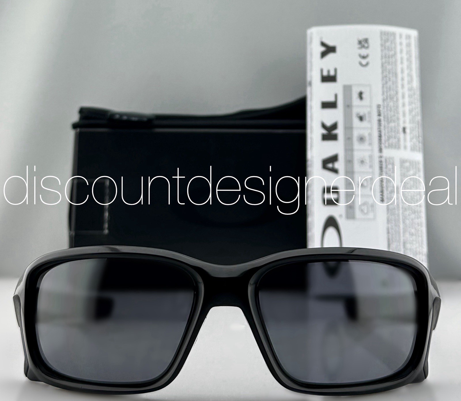 Oakley Men’s Straightlink Sunglasses OO9331-01 Black Frame Gray Lenses 61mm NEW