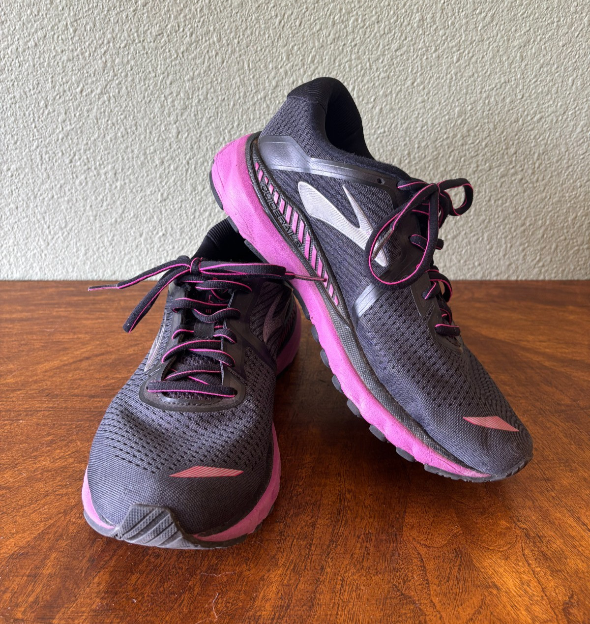 Brooks Women’s Adrenaline GTS XX Running Shoes – Black Purple – US 10.5