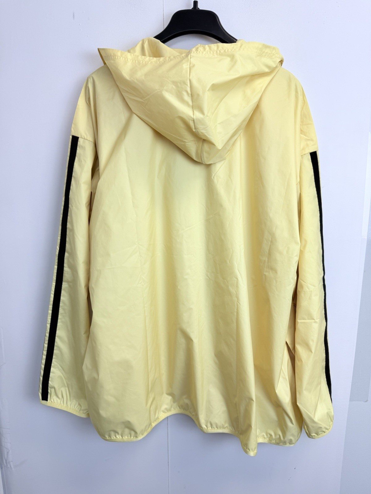 New adidas Essentials Woven 3-Stripes Windbreaker Jacket Men’s 2XL IM7847 Yellow