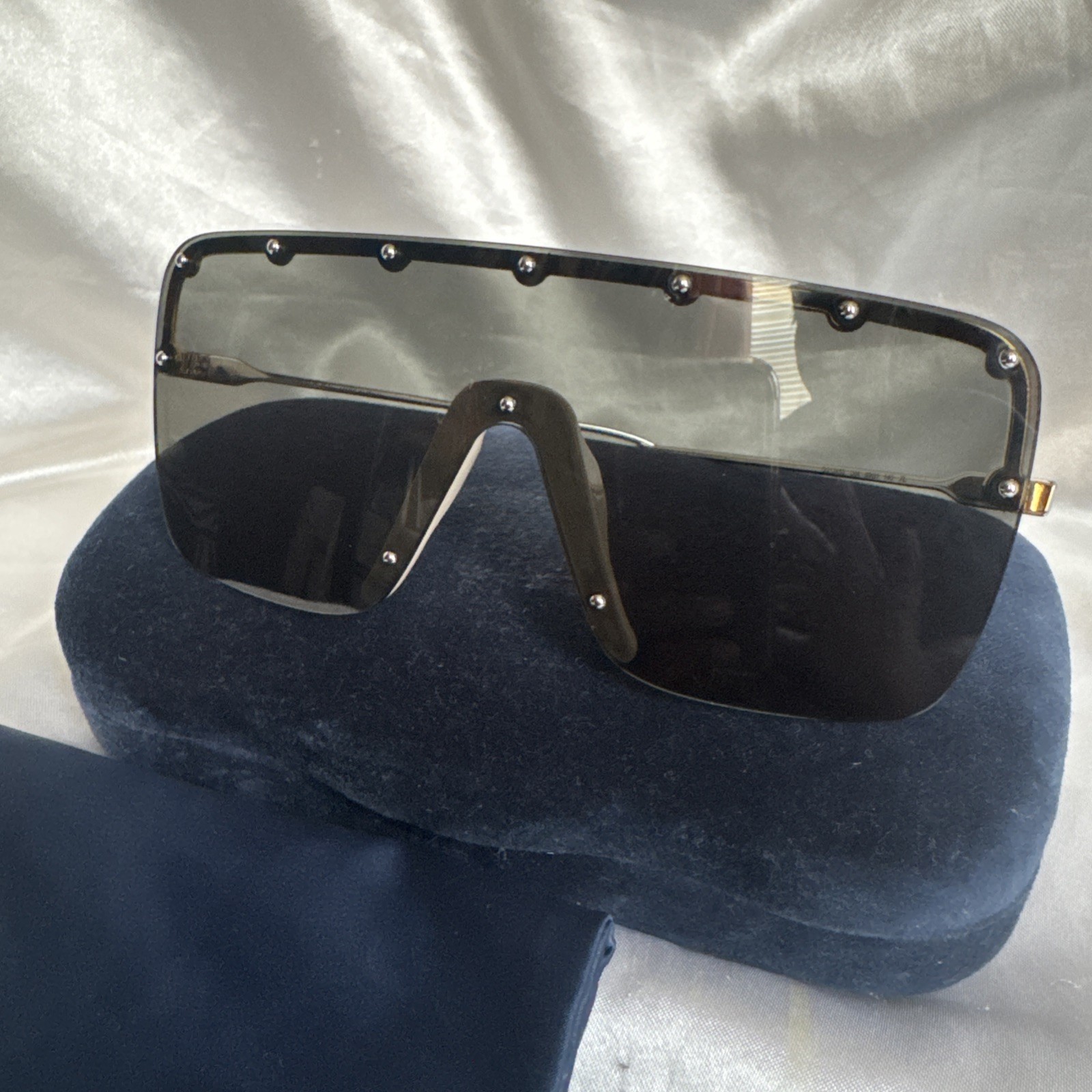 GUCCI GG1245S AUTHENTIC Stud Oversized Mask 1245 Silver Black Metal Sunglass 004