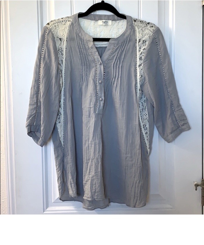 Hayden Women’s Gray Solid Lace Yoke Button Front Blouse Top 3/4 Sleeve