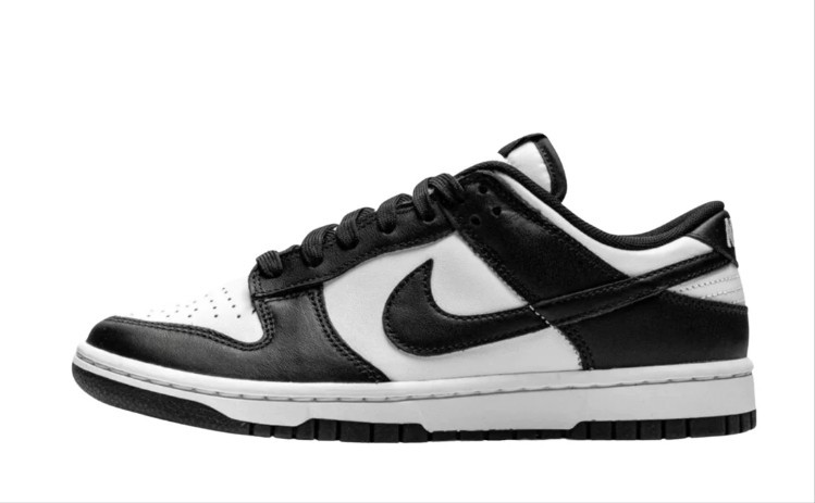 NIKE DUNK LOW (GS) -WHITE/BLACK-WHITE – SIZE 6Y