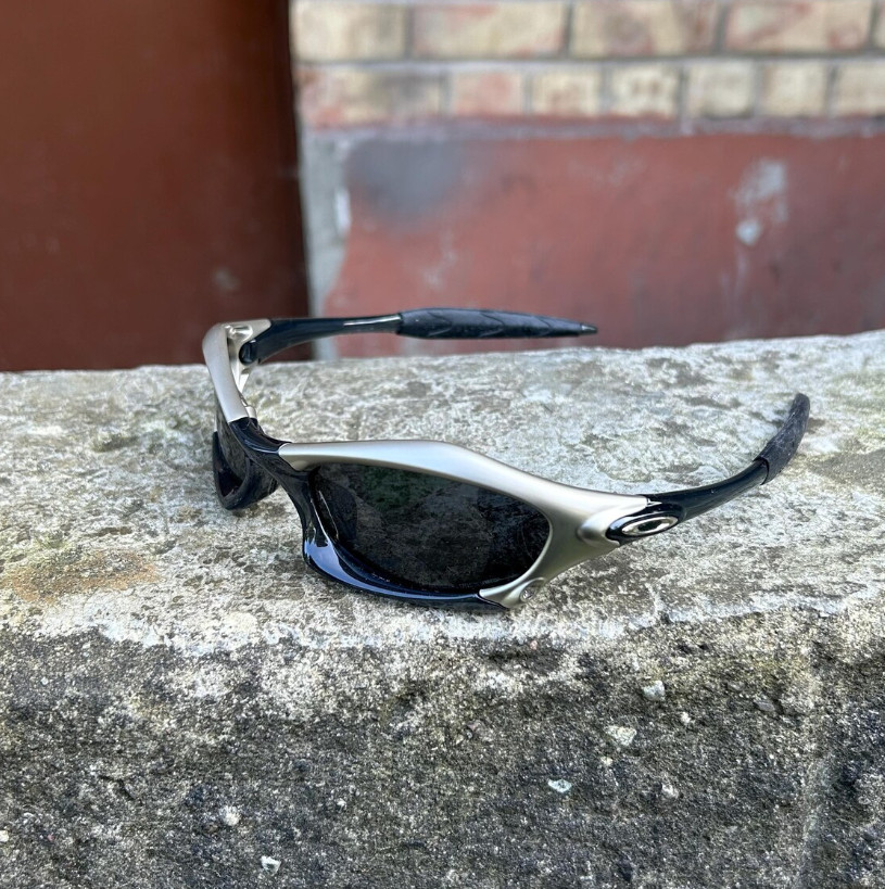 Vintage Oakley Splice Black Sunglasses Sliver Frame Gorpcore Style