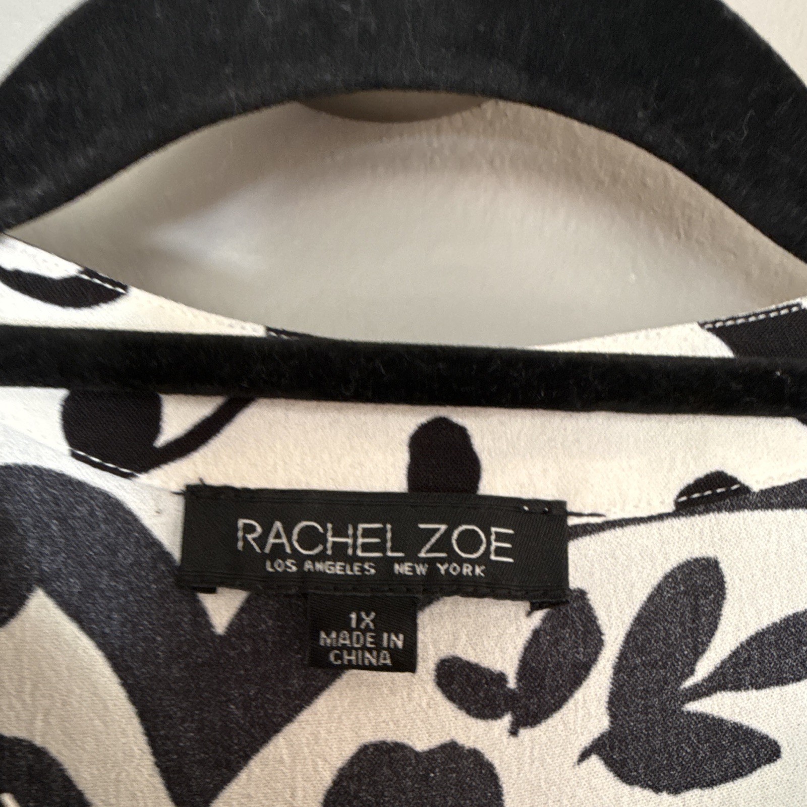 Rachel Zoe 1X Plus Black & White Floral Polyester V-Neck Sleeveless Shirtdress