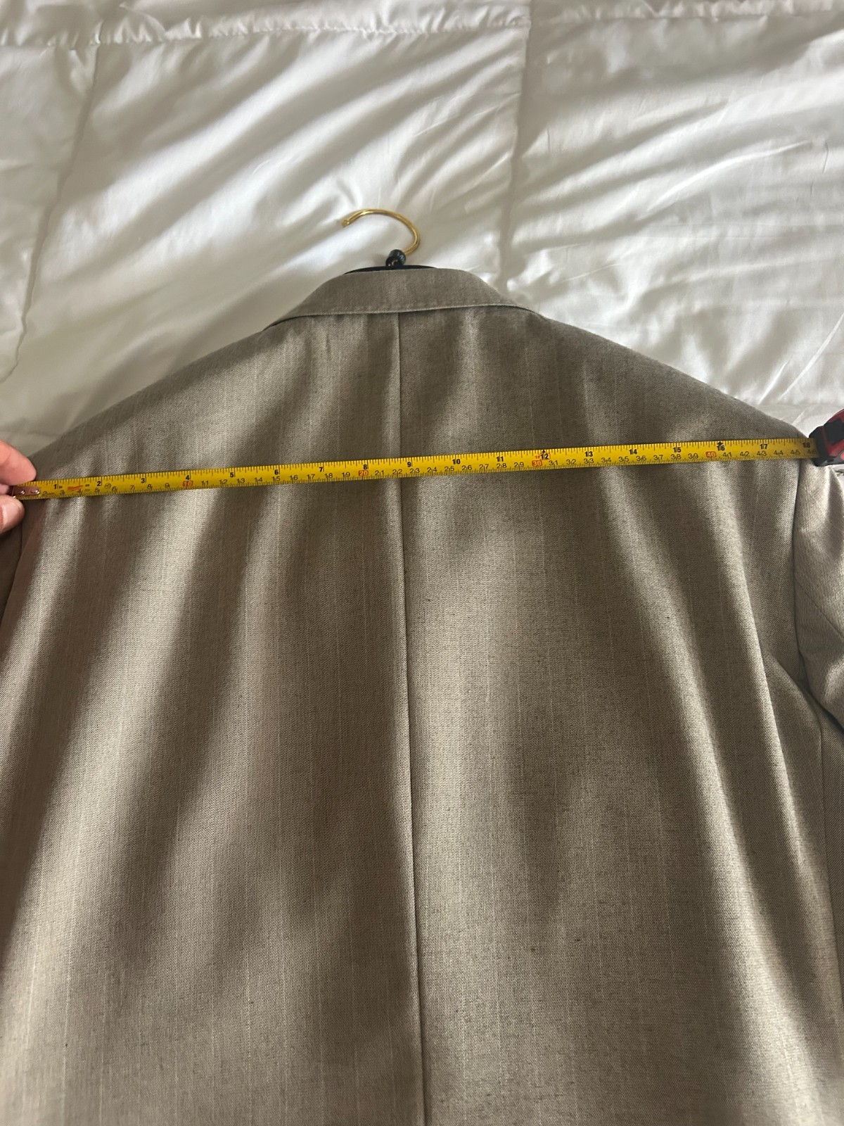 italian suit made in italy. New. Peak Lapel. Vented. Double Breasted. TAN