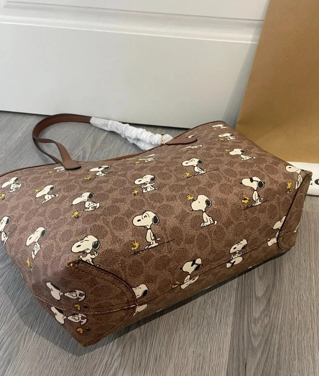New CBJ89 City Tote Bag Signature Coated Canvas Snoopy Outlet!!