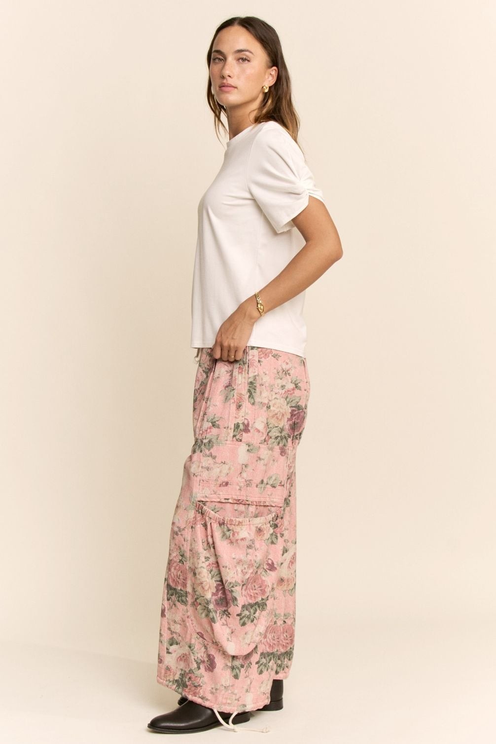 Davi & Dani Cropped Pink Denim Floral Big Pocket Cargo Barrel Pants Size Large