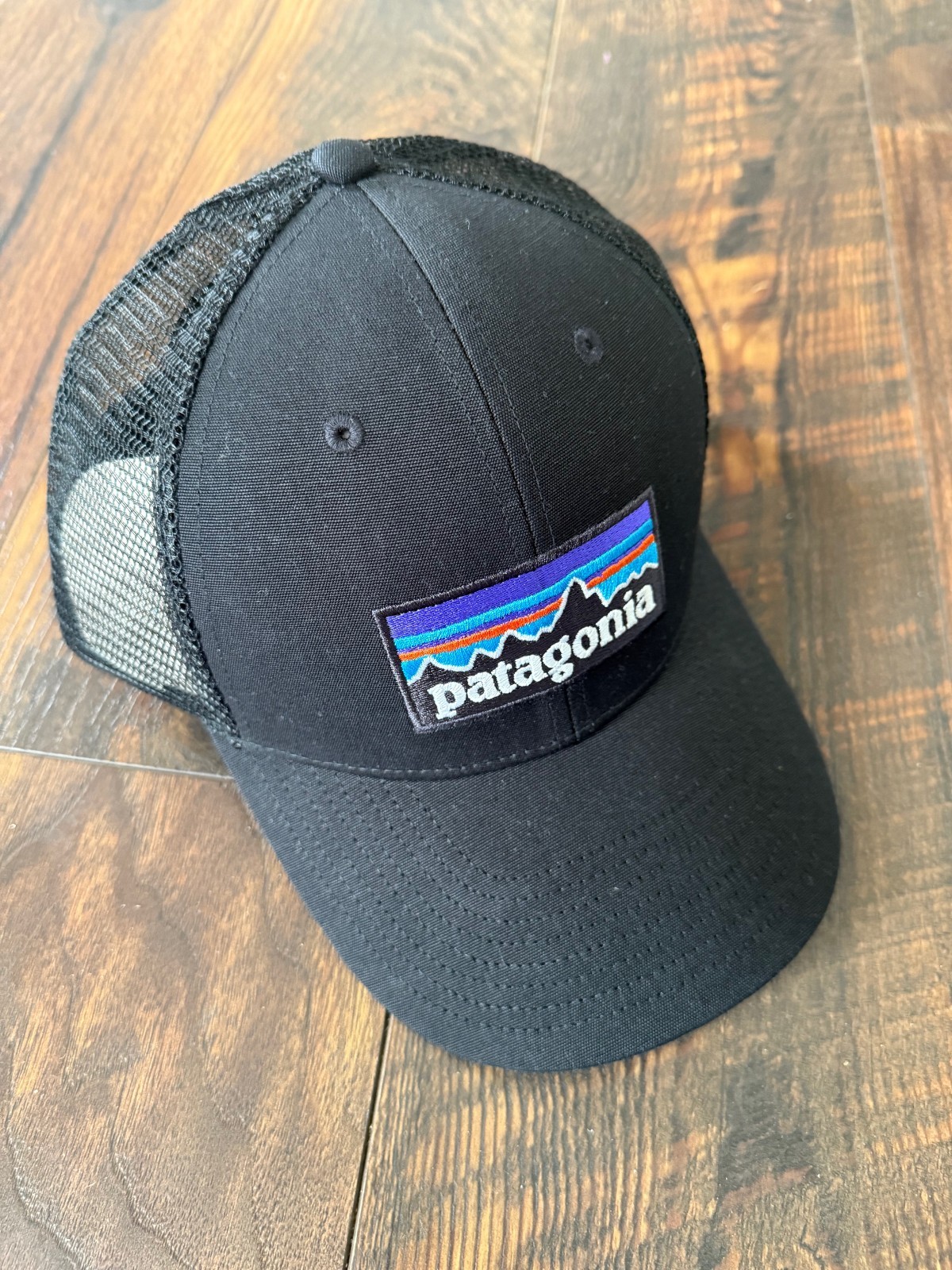 NEW Patagonia P-6 Logo LoPro Trucker Hat Black