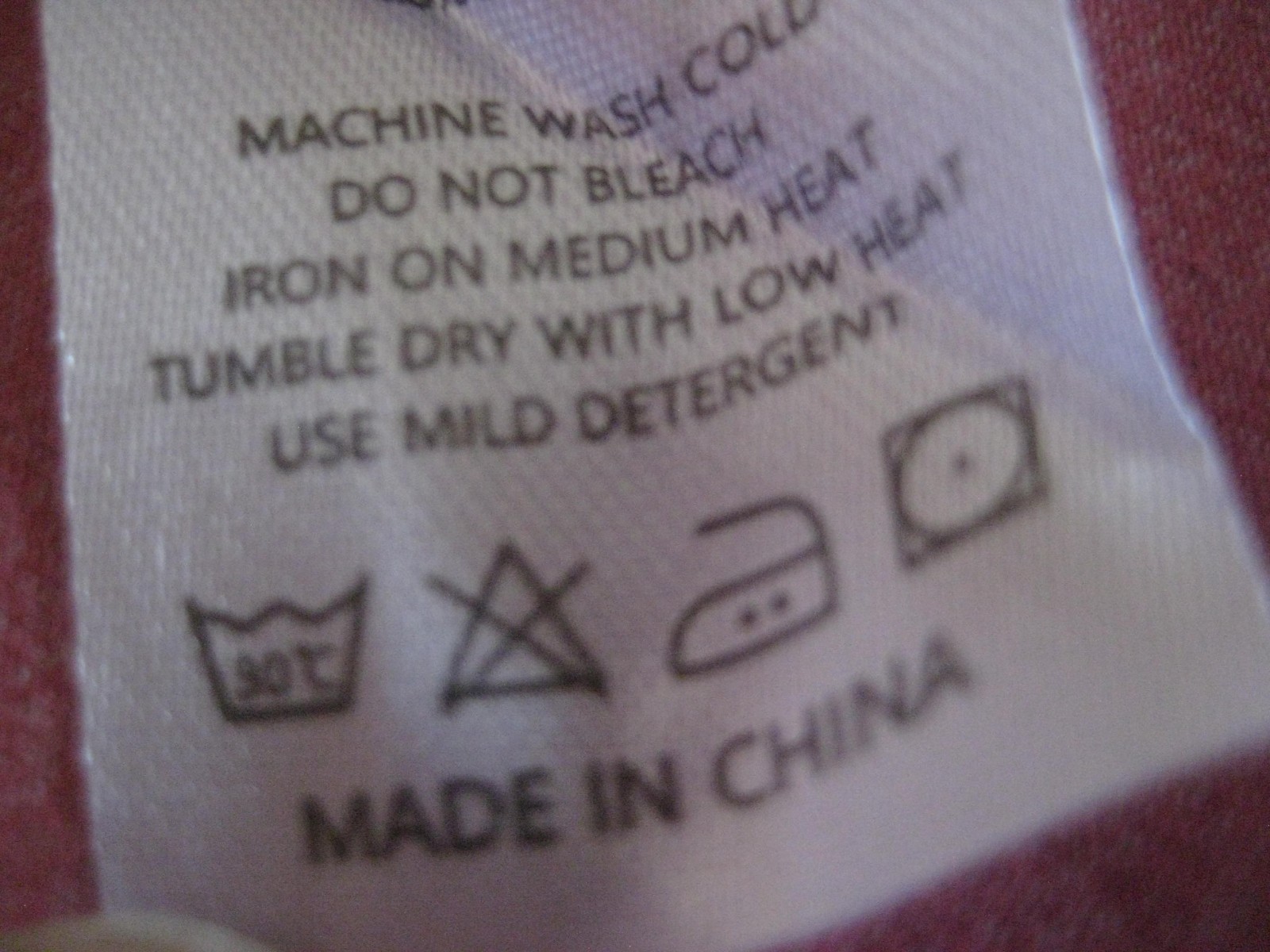 EUC- Unique Blend 47.6% Cotton; 47.6% Polyester; 4.8% Spandex T-Shirt Size XL