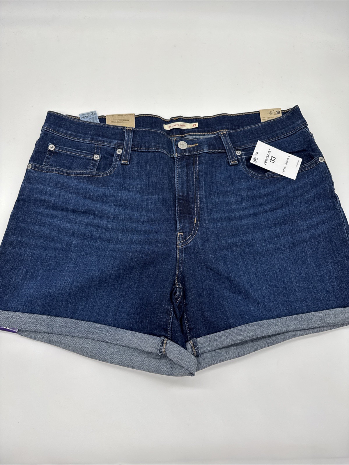 Levi’s Women’s Blue Mid Length Shorts Size 33, Slim Through The Hip Fast Ship