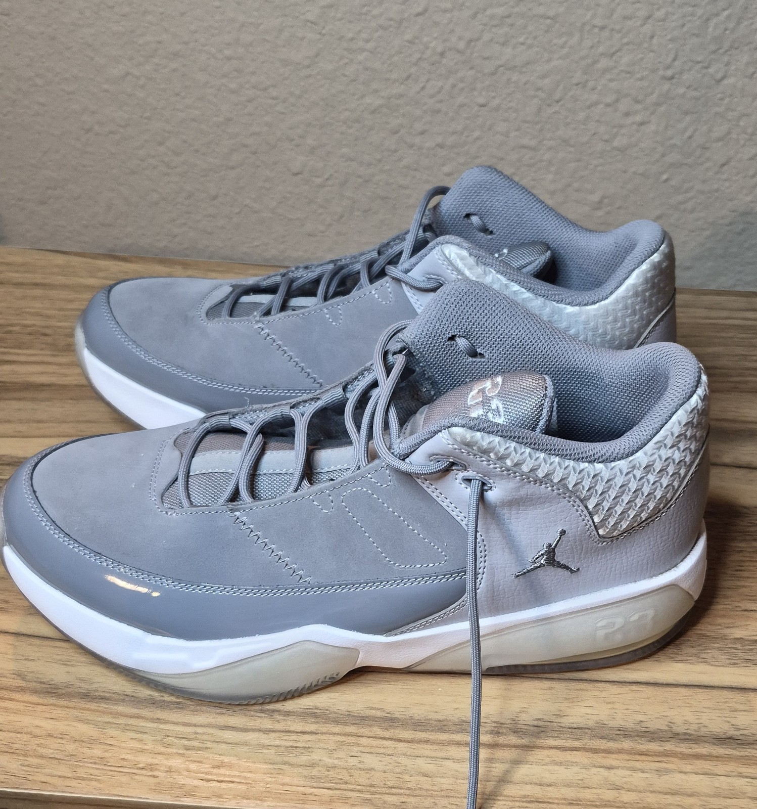 Jordan Air Jordan Max Aura 3 Wolf Grey/White CZ4167-005
