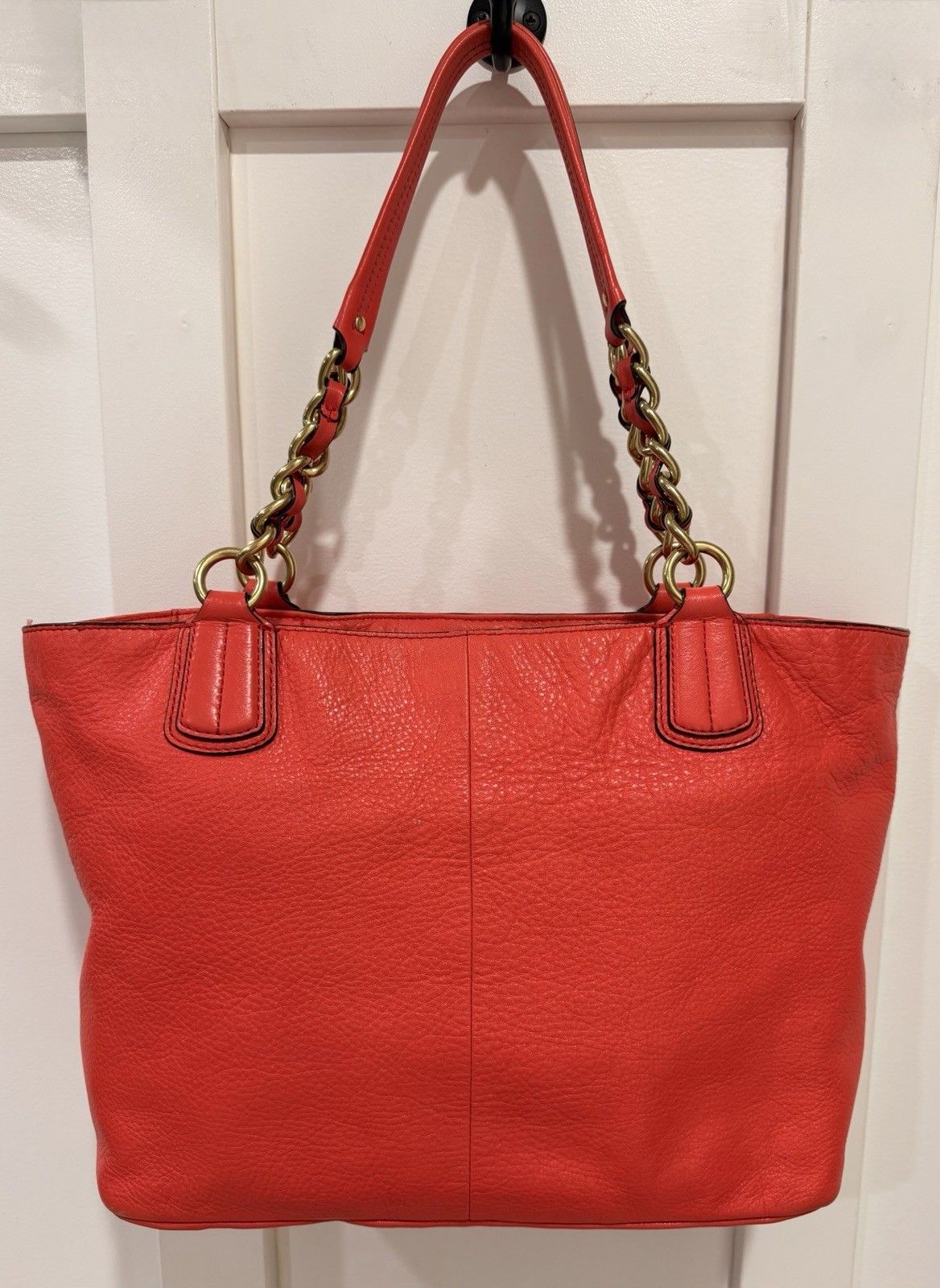 ✨ Coach Madison Leather East/West Chain Tote