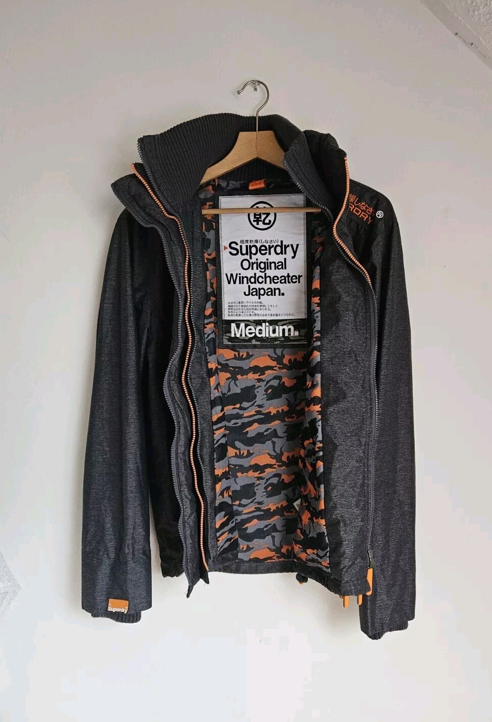 SUPERDRY WINDCHEATER MENS UK SIZE MEDIUM CHARCOAL GREY & ORANGE COAT