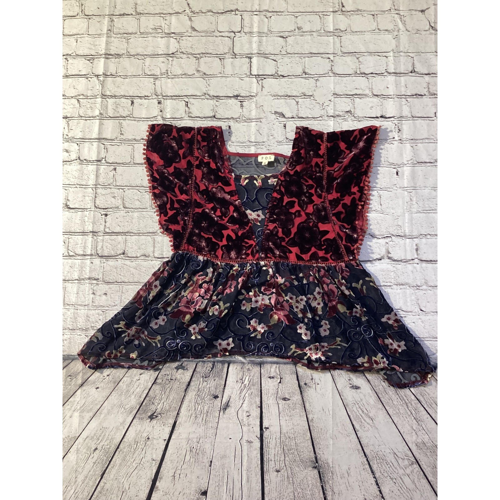 POL Maroon Black Floral Velvet Ruffle Flutter Sleeve V-Neck Peplum Top Small