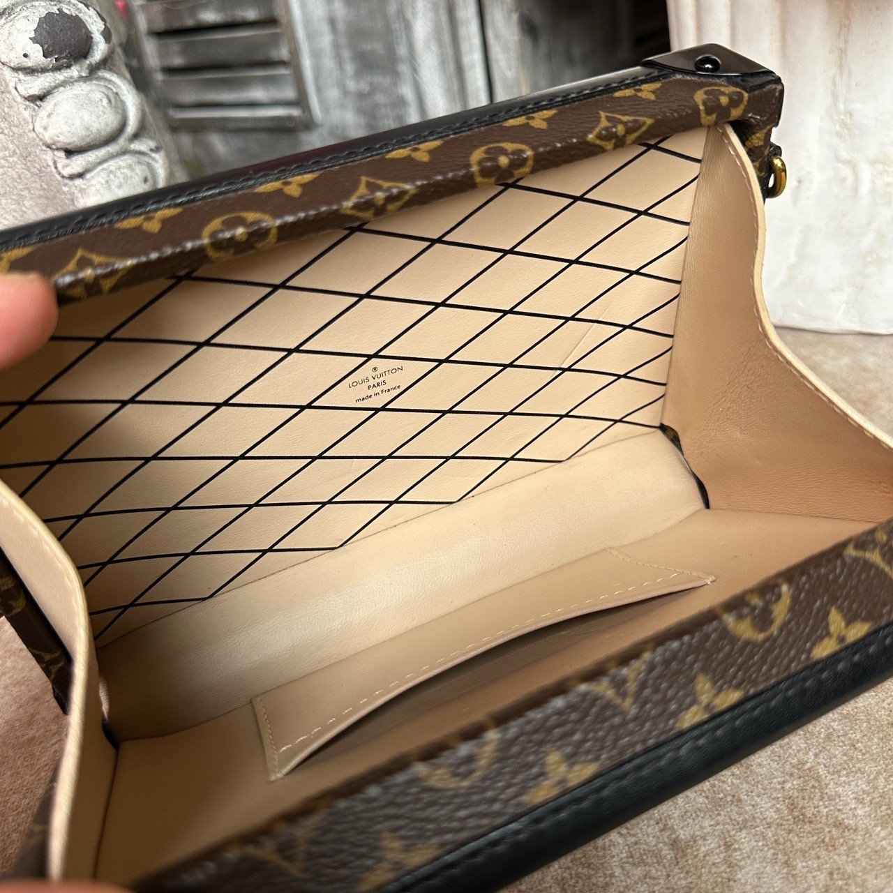Louis Vuitton Pre-Owned Authentic Box Clutch Monogram Free Tracked Shipping