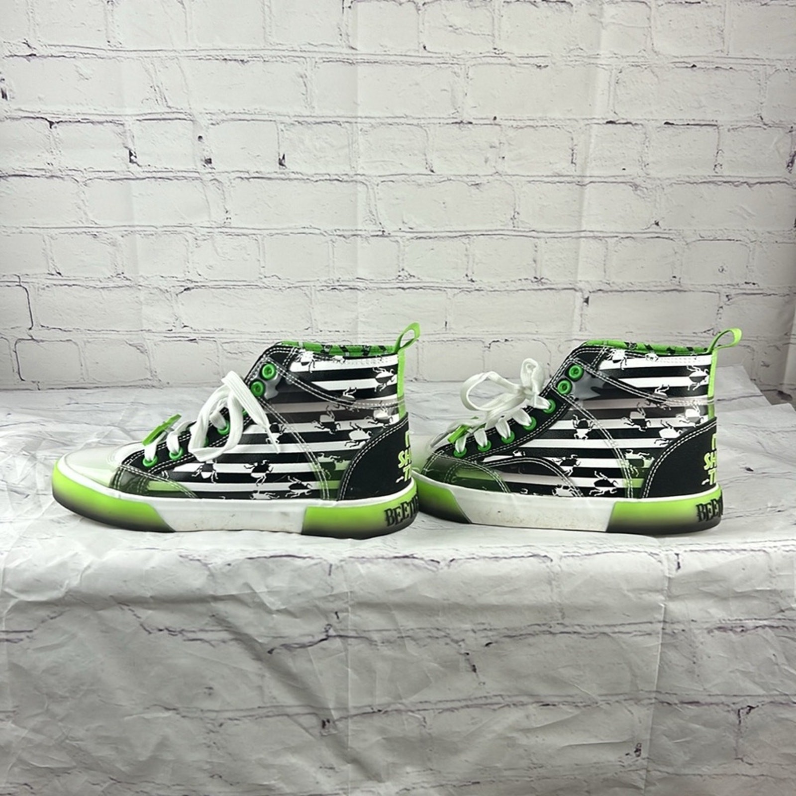 Beetlejuice High Top It’s Show Time Striped Neon Green Sneakers Women’s 7