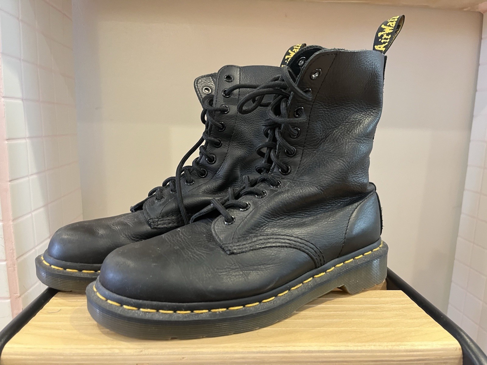 Dr. Martens 1460 Women’s Black Leather Lace-Up Mid-Calf Combat Boots US 8