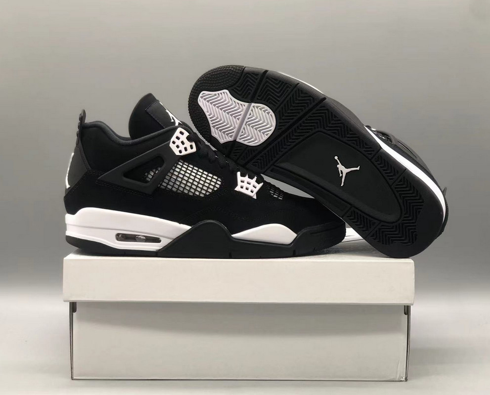 Jordan 4 Retro “White Thunder” Men’s Size Mid Top Basketball Shoes