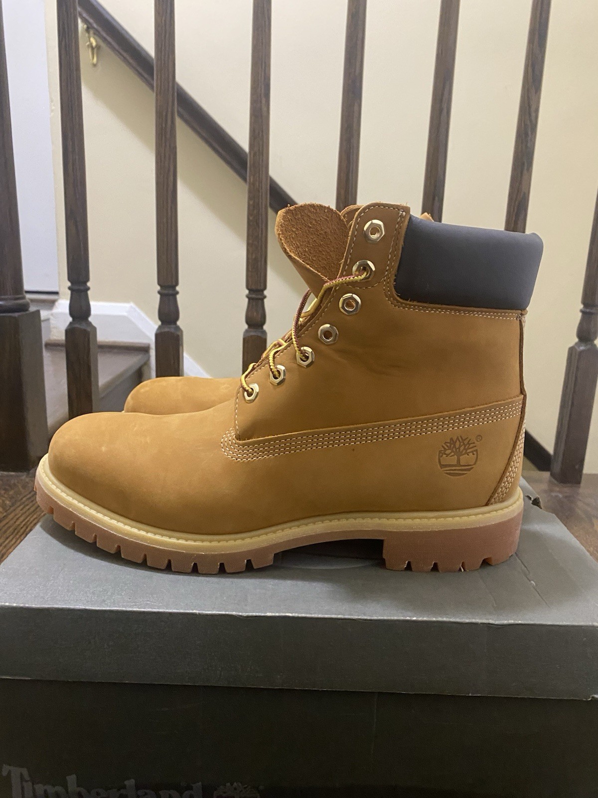 Timberland Mens’s Boots 6 Inch Premium Wheat Nubuck Size 11 New with Box