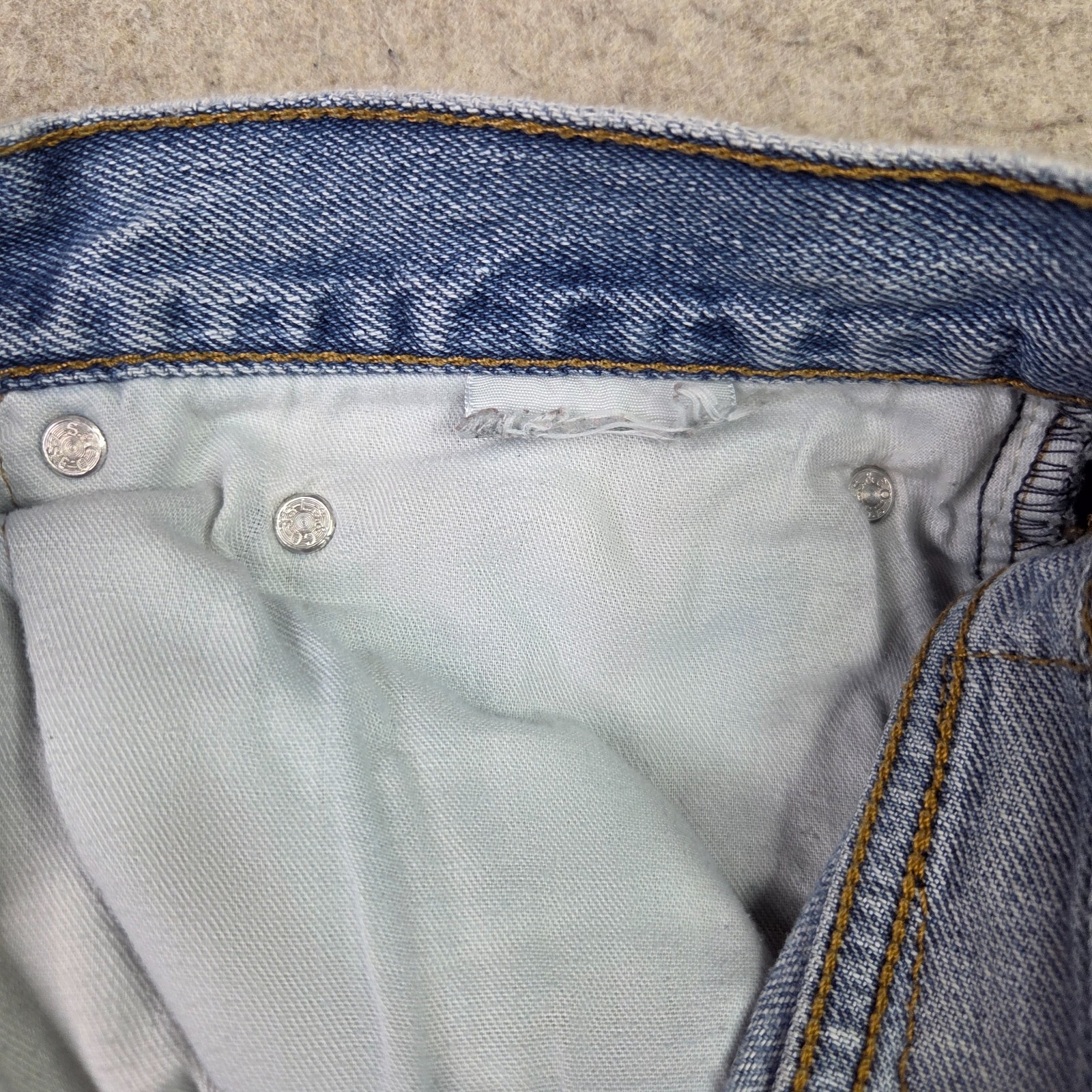 Levis 505 Mens Jeans 38×34 Blue Light Wash Denim Straight Fit Zip Fly 5-Pocket