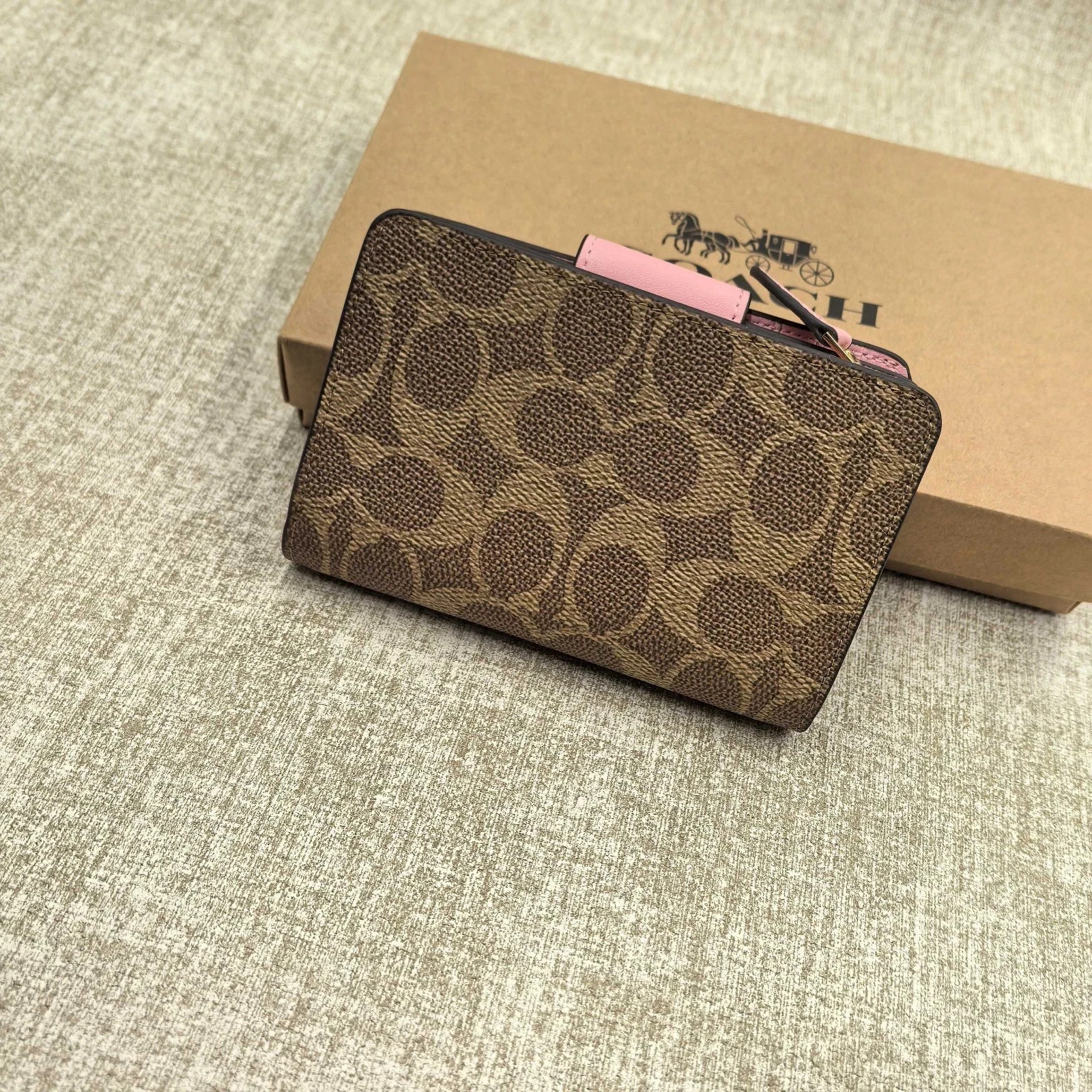 New Coach Medium Corner Zip Wallet In Signature Canvas khaki CW786 With Box