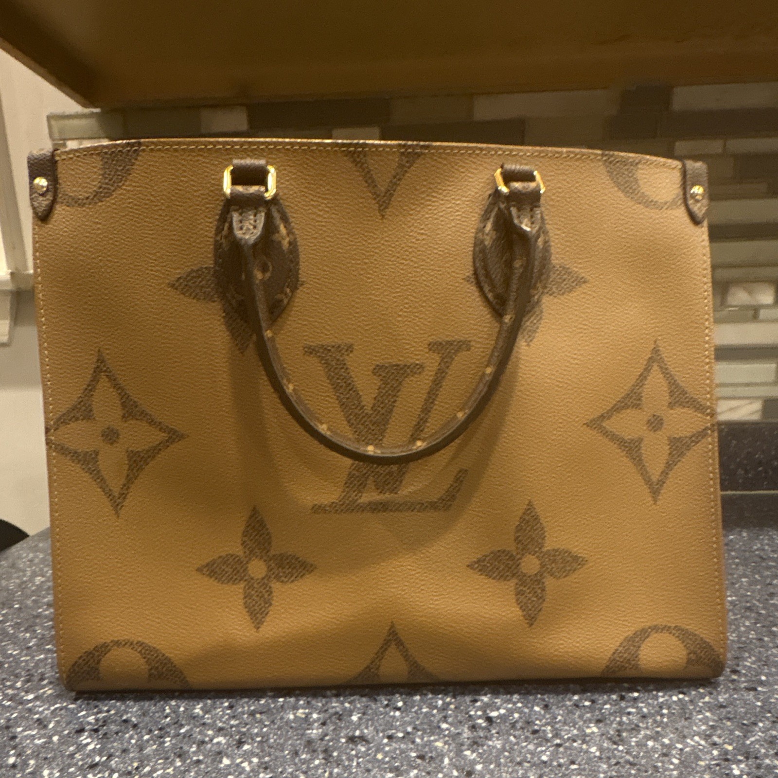 Louis Vuitton Monogram Medium Tote Brown Red Lining Zip Inner Pockets COA