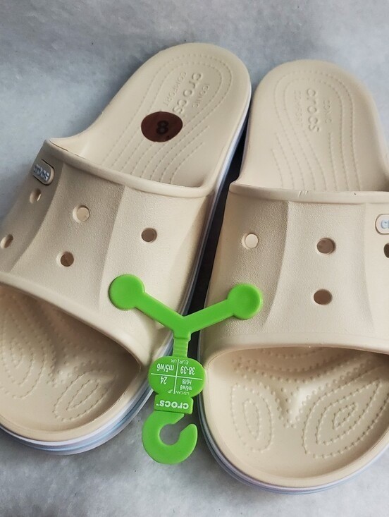 NEW – Crocs Unisex Bayaband Slide – M6/W 8