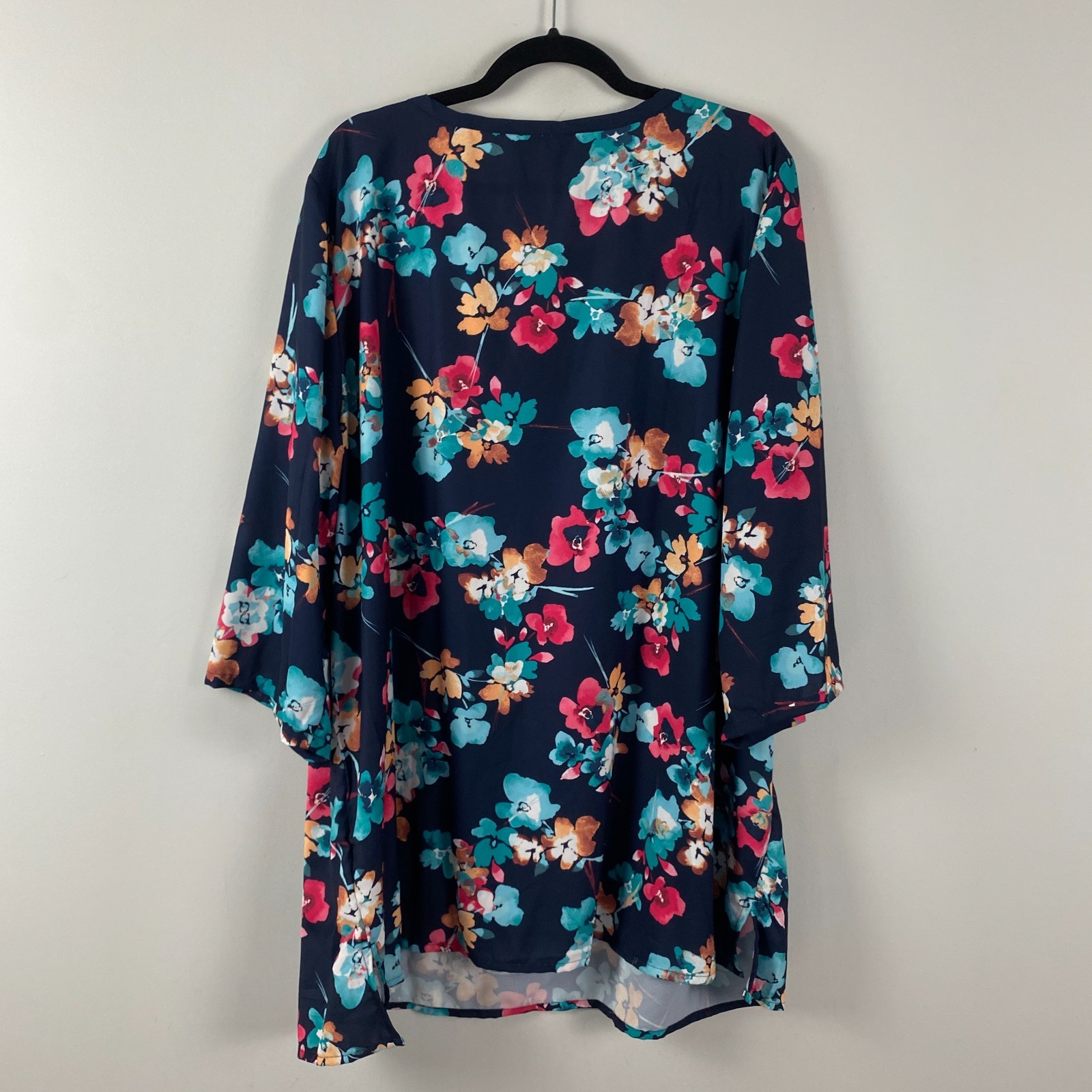 Catherines Embellished 3/4 Sleeves Floral Tunic Size 2X Split Neck Pullover