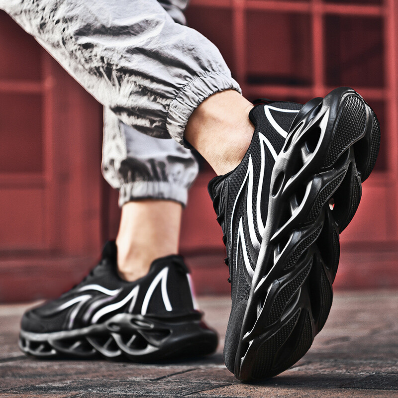 Men’s Flame Printed Sneakers Flying Weave Sports Shoes Lace-up Breathable Shoes