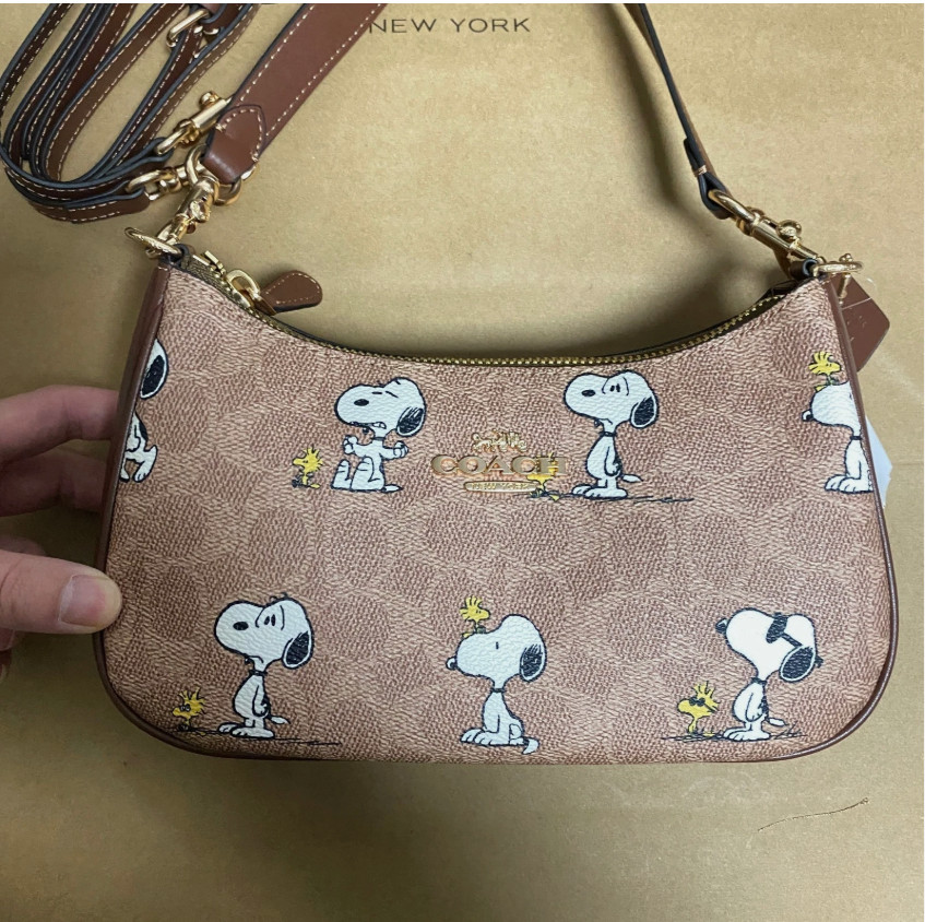 COACH x PEANUTS Teri Shoulder Bag Tan Brown Snoopy Print Signature Canvas CBJ88