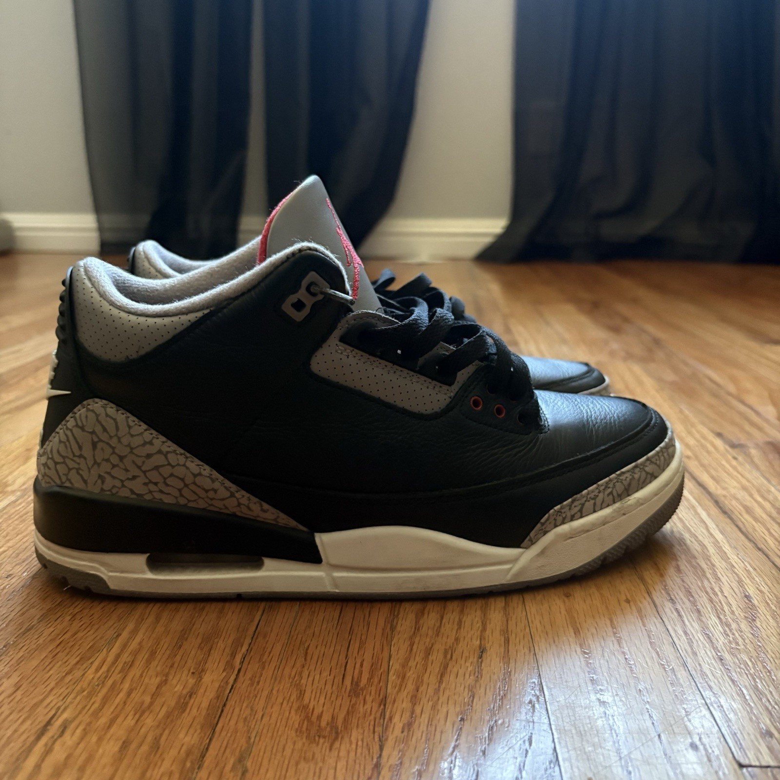 Jordan Air Jordan 3 Retro OG 2024 Black Cement Mid Top Sneakers DN3707-010