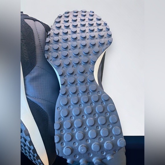 Men’s (Multiple Sizes) – New Balance U327FB