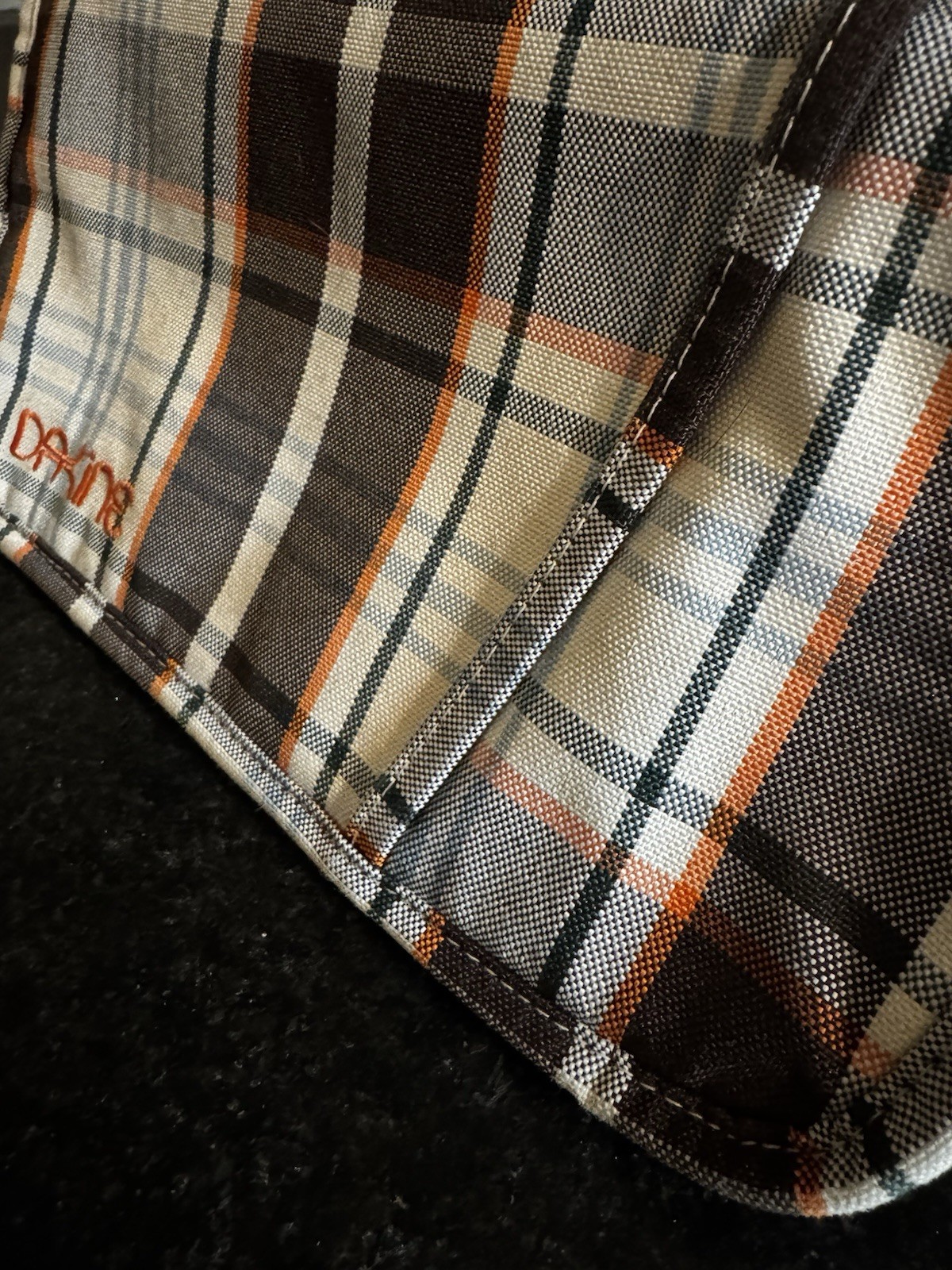Dakine Brand Large Wallet Zippered Plaid Multiple Pockets Zippered Pouches