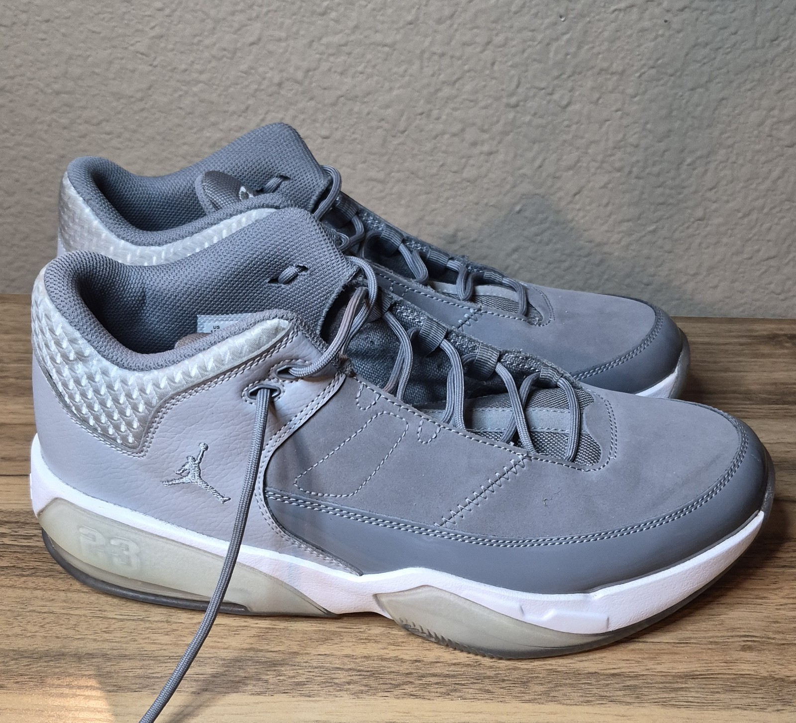Jordan Air Jordan Max Aura 3 Wolf Grey/White CZ4167-005
