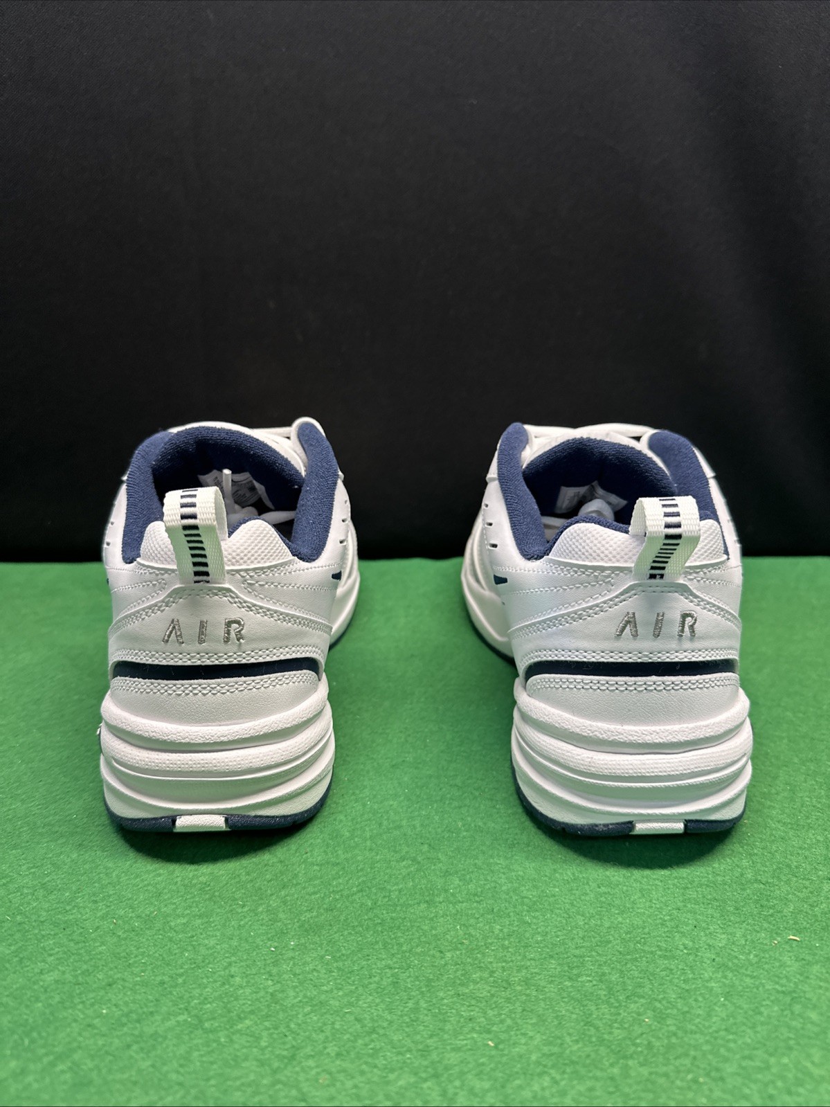 NEW Nike Air Monarch IV (4E) WIDE White-Metallic Silver Men’s Size 10 Wide Shoe