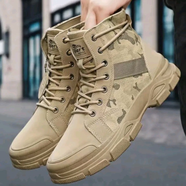 Large size comfortable men’s anti slip and windproof high top lace up hiking boo