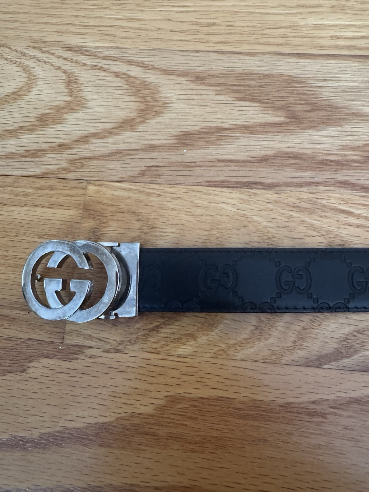 Gucci Women’s Black GG Logo Buckle Adjustable Belt Size 32, 1.5″ Wide